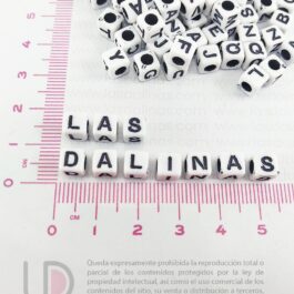100 Cuentas Cubos 5mm Fondo Blanco Letras Negras A