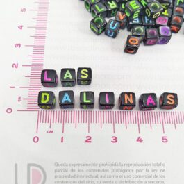 100 Cuentas Cubos 5mm Fondo Negro Letras de Colores A