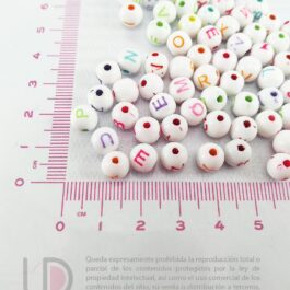 100 Cuentas Esferas Fondo Blanco Letras de Colores