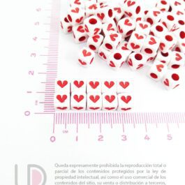 10 Cuentas Cubo Fondo Blanco Corazón Rojo